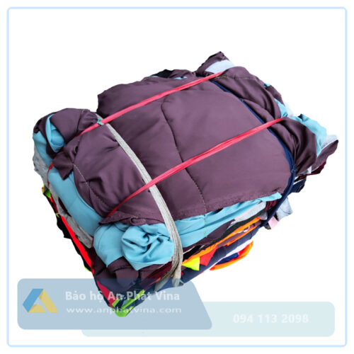 Giẻ lau công nghiệp giá rẻ được bó thành từng cọc 10kg